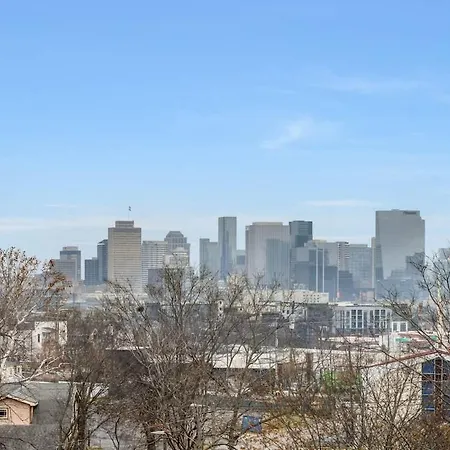 Apartment Huge Private Patio With Games & Skyline Views