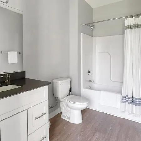 Landing Stylish Studio Clubhouse Pool Apartment *