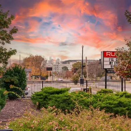 Bright And Cozy Church Conversion1br Nashville