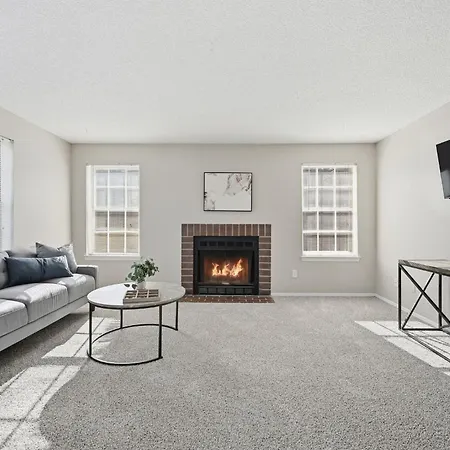 Apartment Comfortable Retreat With In-unit Washerdryer *