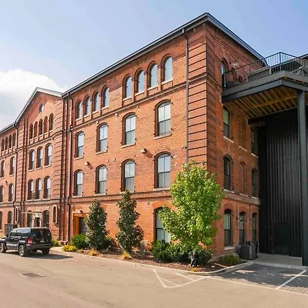The 1865 Experience With Speakeasy, Pool & Parking Apartment Nashville
