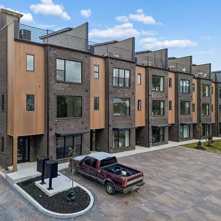 3br Townhome Rooftop Views Hot Tub & Fireplace Nashville