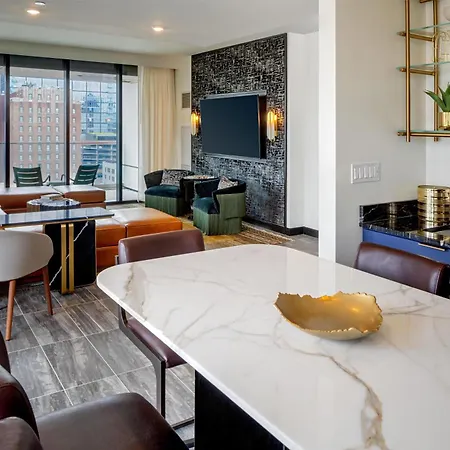 Hotel Tempo By Hilton Downtown