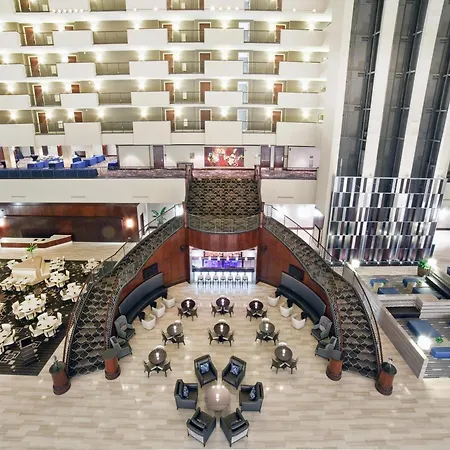 Hilton Downtown Hotel 4*