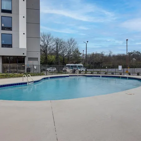 Hotel La Quinta By Wyndham Airport/opryland 3*