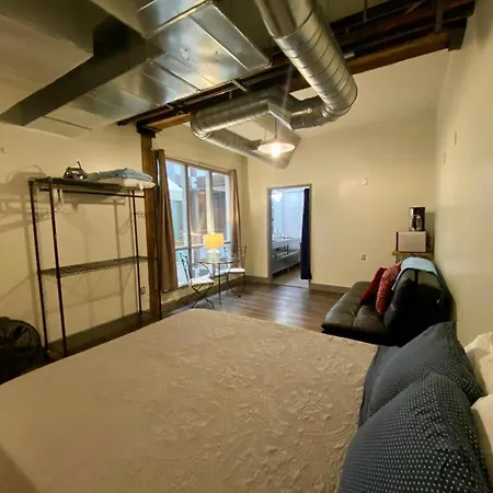 Downtown - Adults Only Hostel