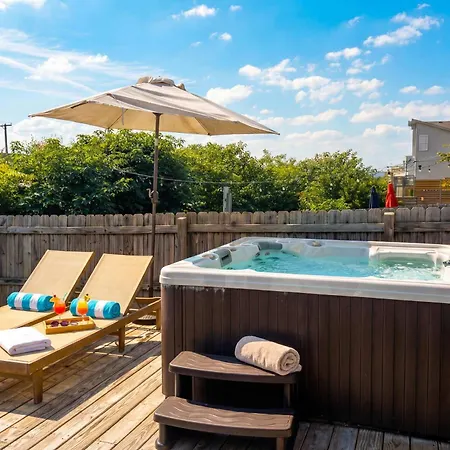 Luxe Pool Hot Tub & Game Downtown Holiday home Nashville