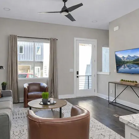 Gorgeous New Nash - Rooftop Views - Hot Tub * Nashville