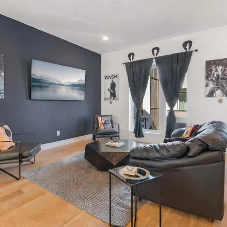 Charming Gulch Retreat - Skyline Perfection