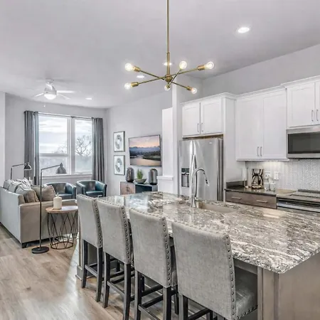 Spacious Nash For 12 Near Broadway Holiday home *