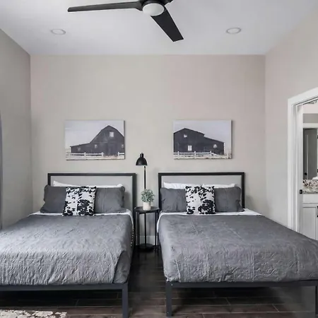 New - Rooftop Views - Hot Tub Holiday home Nashville