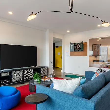 Holiday home The Double Shot: Dual-suite Bachelor Retreat By Avantstay *