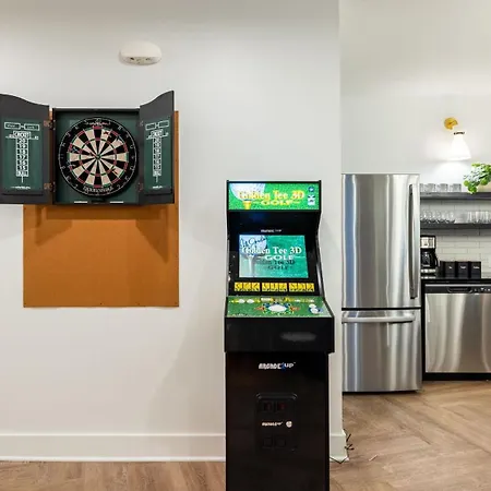 The Double Shot: Dual-suite Bachelor Retreat By Avantstay *