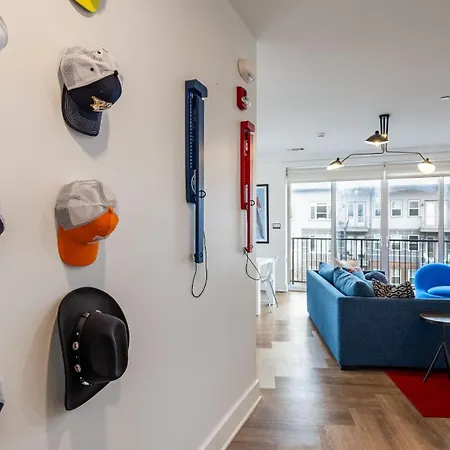 The Double Shot: Dual-suite Bachelor Retreat By Avantstay Holiday home *