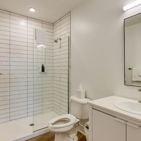 The Double Shot: Dual-suite Bachelor Retreat By Avantstay Holiday home