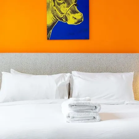 The Double Shot: Dual-suite Bachelor Retreat By Avantstay Holiday home Nashville