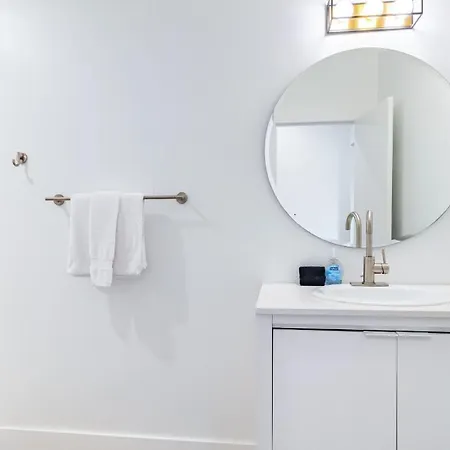 Holiday home The Double Shot: Dual-suite Bachelor Retreat By Avantstay