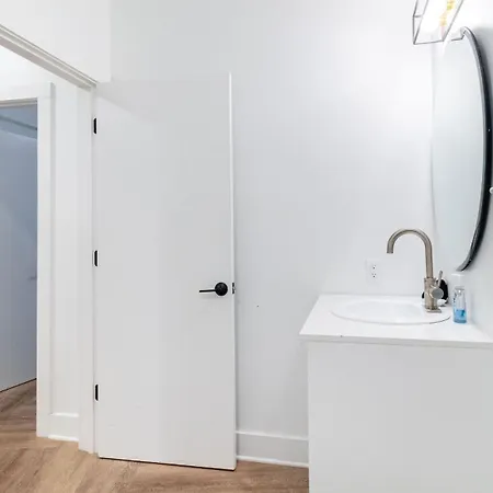 The Double Shot: Dual-suite Bachelor Retreat By Avantstay *