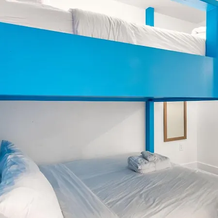 The Double Shot: Dual-suite Bachelor Retreat By Avantstay *
