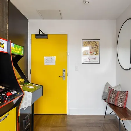 The Double Shot: Dual-suite Bachelor Retreat By Avantstay