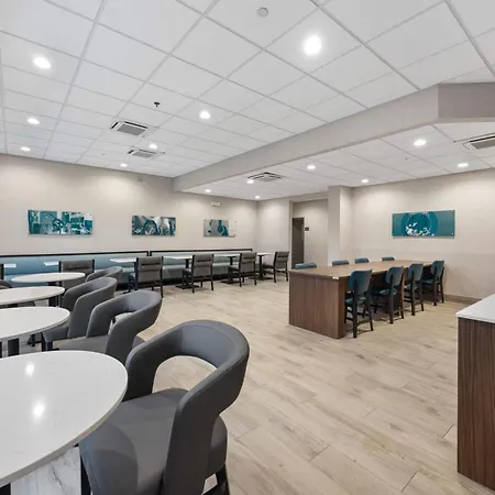 Hawthorn Extended By Wyndham Airport/opryland 3*