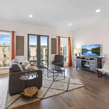 With Stunning Rooftop Views Nashville