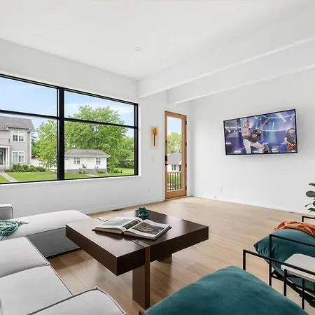 Modern Palette - Private Patio - Mins To Broadway *