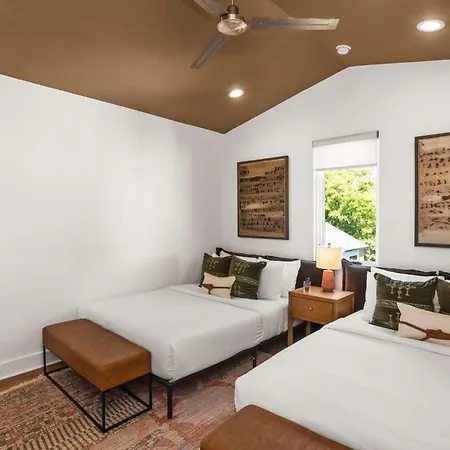 Prime Spot Minutes To 12 South Gulch & Broadway Holiday home Nashville