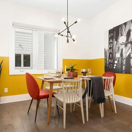 King 3br Retreat & 2-car Garage East