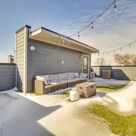 1 Mi To General: Upscale Townhome Holiday home Nashville