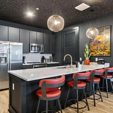 Cosmic Cowboy By Avantstay Apartment