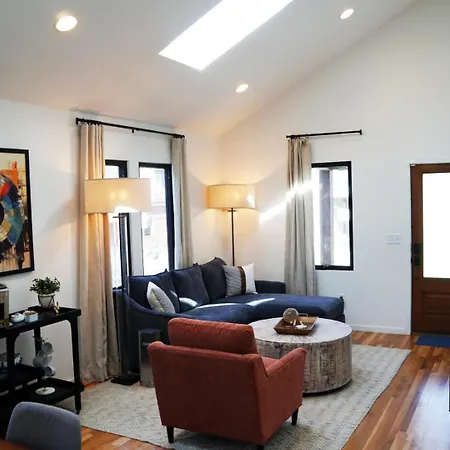Chic Music Retreat & * Nashville