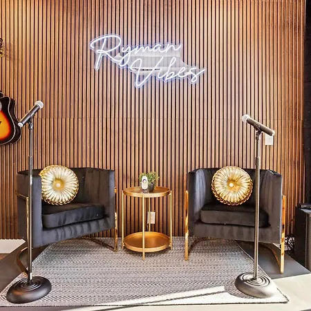 Luxury Gated Duo Sleeps 24 Karaoke & Rooftop *