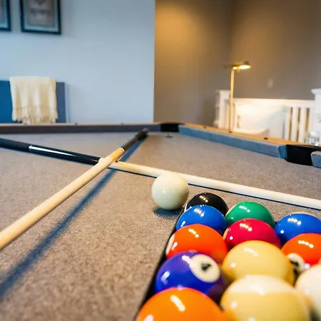 Private Pool Game Compound Minutes To Broadway
