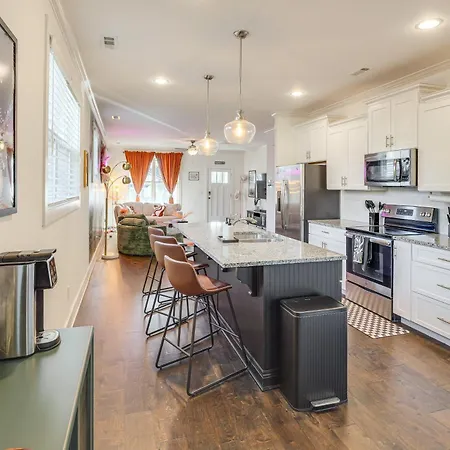 Retro Disco Haven Near Downtown Nash! Holiday home Nashville