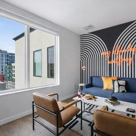 Vinyl - Rooftop Pool - Gym - On Music Row Holiday home *