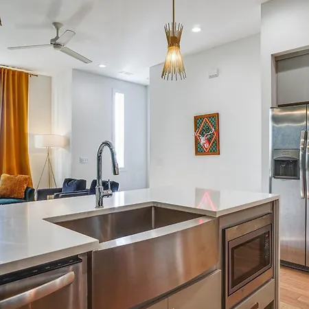 1 Mi To General: Upscale Townhome * Nashville