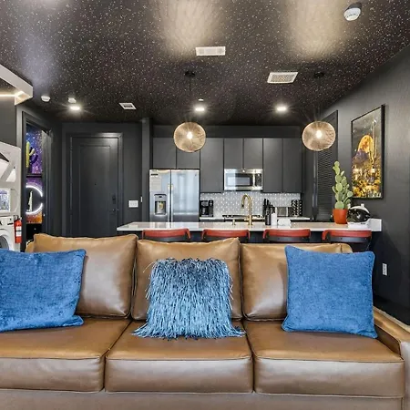 Apartment Cosmic Cowboy By Avantstay Nashville