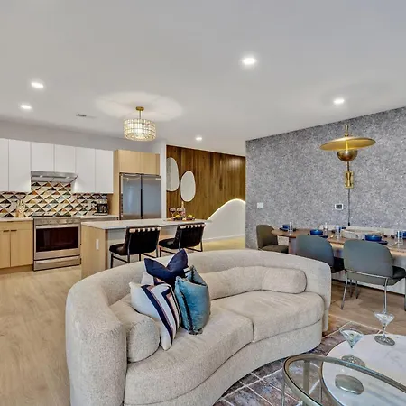 Hyve-anthem-private Balconies-walk To Broadway Holiday home *