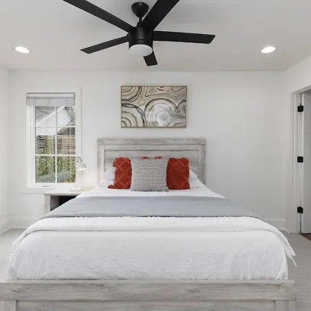 Holiday home Townhome With Rooftop Garage Pool Table By Belmont And Vanderbilt
