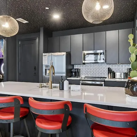 Apartment Cosmic Cowboy By Avantstay *