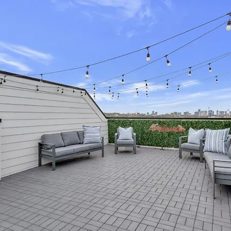 Holiday home Music Mansion! 2mi To Broadway, 12 Beds *