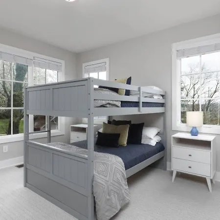 Townhome With Rooftop Garage Pool Table By Belmont And Vanderbilt * Nashville