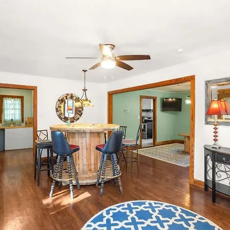 Holiday home Upper Unit Retreat Pet-friendly Nashville