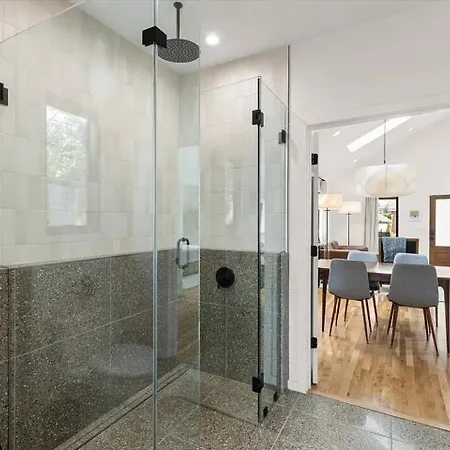 Chic Music Retreat & Holiday home