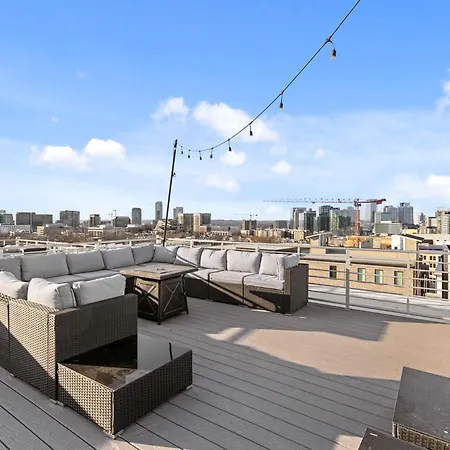 With Stunning Rooftop Views Holiday home Nashville