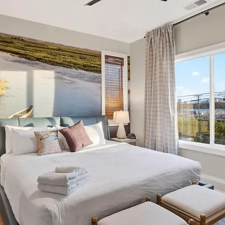 The By Avantstay *