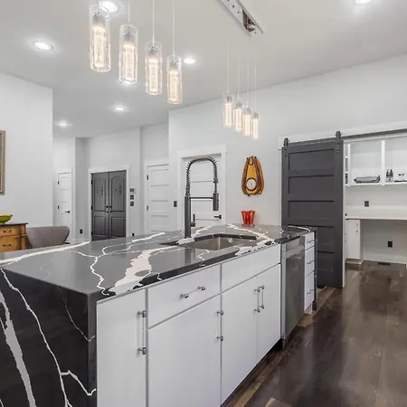 Holiday home High Note Hideaway- Modern 4br Oasis Near Opryland *