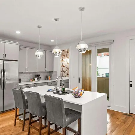 Great Location Near Gulch 12 South & Broadway Nashville