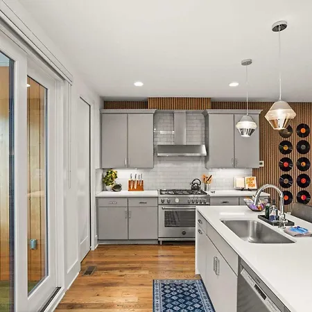 Great Location Near Gulch 12 South & Broadway Holiday home Nashville